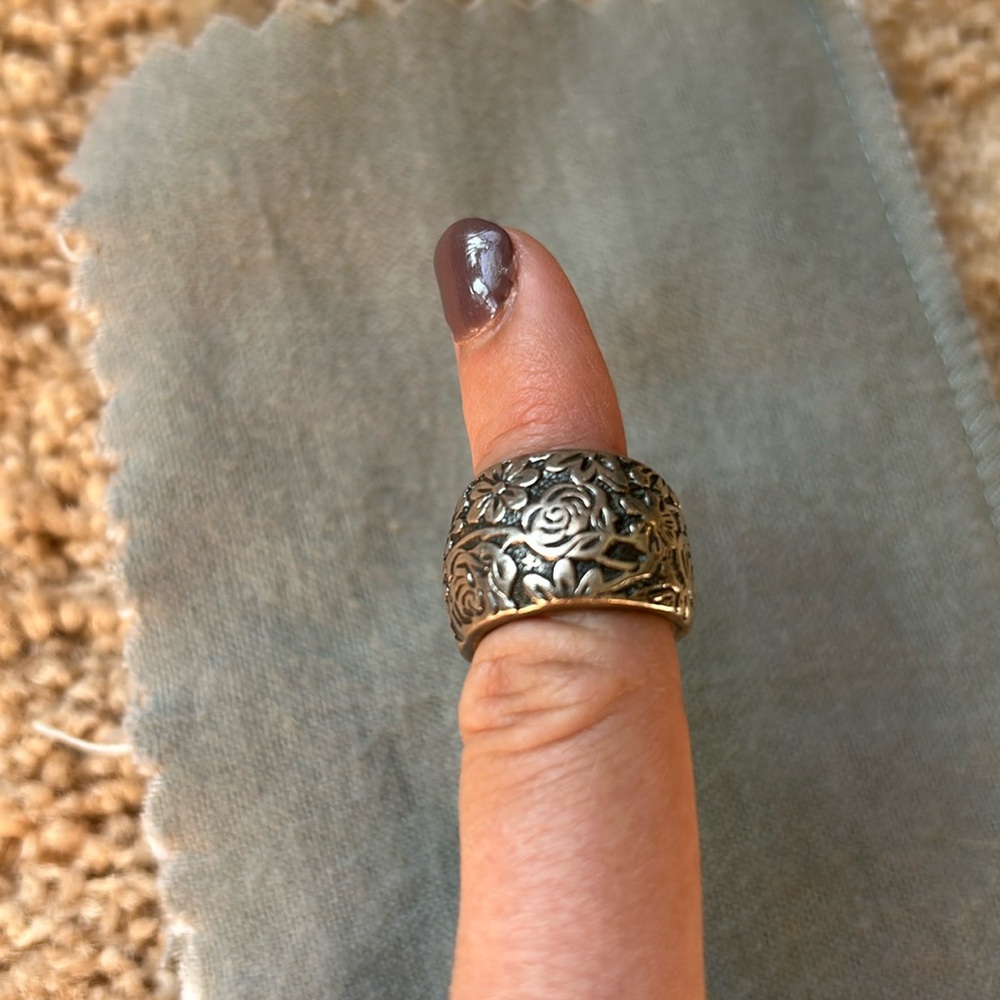 Silpada flower ring